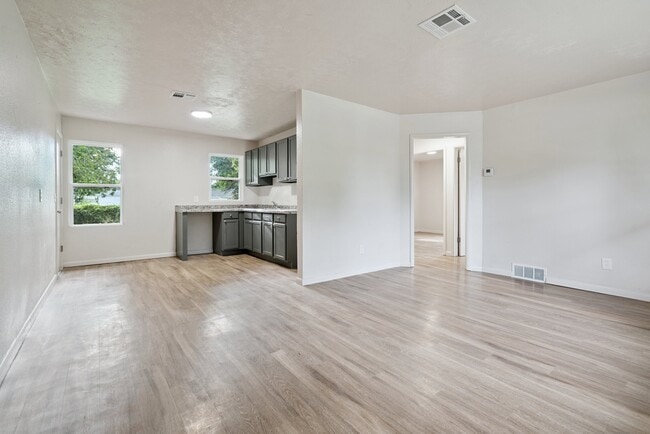5408 S Youngs Pl in Oklahoma City, OK - Building Photo - Building Photo