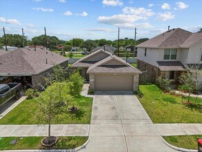 9043 Estes Lks Dr in Baytown, TX - Building Photo - Building Photo