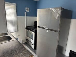 218 Pike St, Unit upper apt. in Dunkirk, NY - Foto de edificio - Building Photo