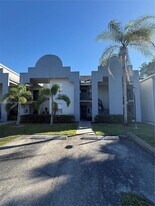 625 SW 113th Way in Pembroke Pines, FL - Building Photo