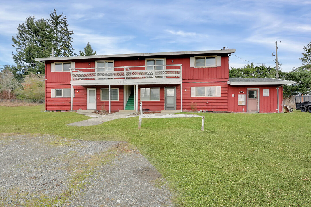 3711 217th St E in Spanaway, WA - Building Photo