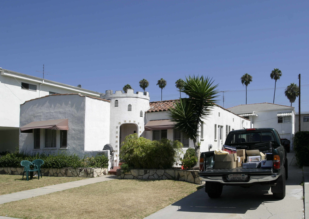 Condominiums in Los Angeles, CA - Building Photo