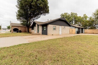 650 NW 5th St in Moore, OK - Building Photo - Building Photo