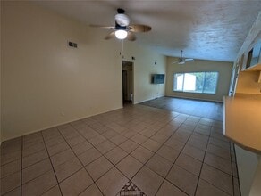 2425 Tamarind Dr in Edgewater, FL - Building Photo - Building Photo