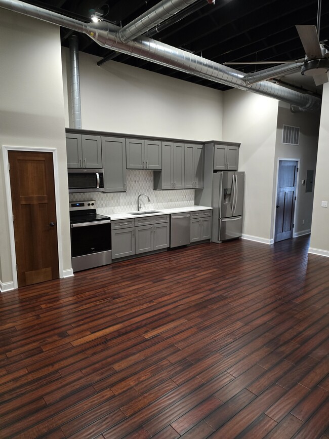 property at 1104 6th St