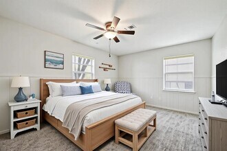 2331 32nd Ave N in Texas City, TX - Building Photo - Building Photo