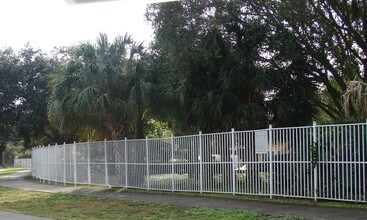 Heron Pond in Pembroke Pines, FL - Building Photo - Building Photo