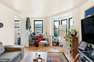 252 South St in Philadelphia, PA - Building Photo