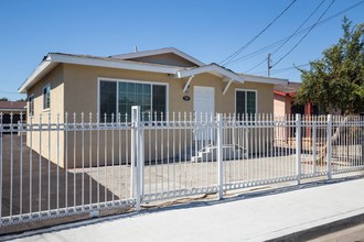 7307 Elsie St in Los Angeles, CA - Foto de edificio - Building Photo