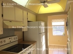 7060 W Country Club Dr N in Sarasota, FL - Building Photo - Building Photo