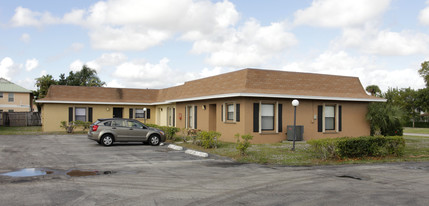 Wedgewood Way Apartments in West Palm Beach, FL - Building Photo - Building Photo