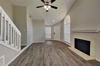 11831 Oakner Dr in Tomball, TX - Building Photo - Building Photo