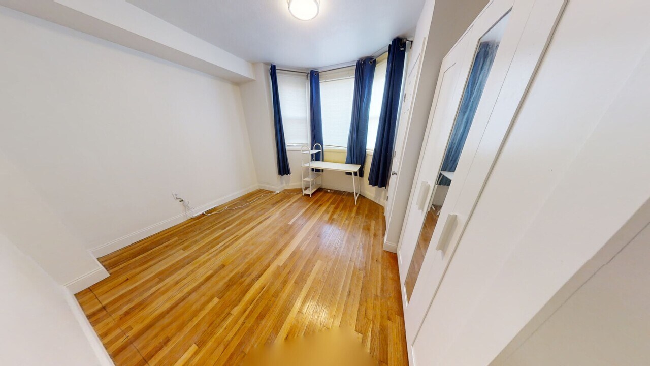 287 Dorchester St, Unit 2 in Boston, MA - Building Photo