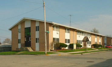 2707 Jacato Dr in Racine, WI - Foto de edificio - Building Photo