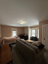 15 Lake St in Amesbury, MA - Building Photo - Building Photo