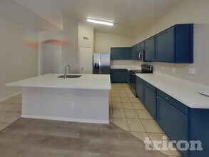 2836 S 66th Ave in Phoenix, AZ - Building Photo - Building Photo