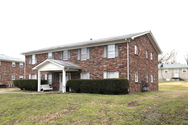 10407 Green Tree Ln in Louisville, KY - Building Photo - Building Photo