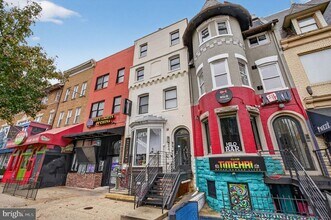 2441 18th St NW in Washington, DC - Foto de edificio - Building Photo