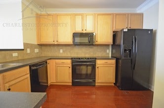 2244 Ashley Crossing Dr in Charleston, SC - Building Photo - Building Photo