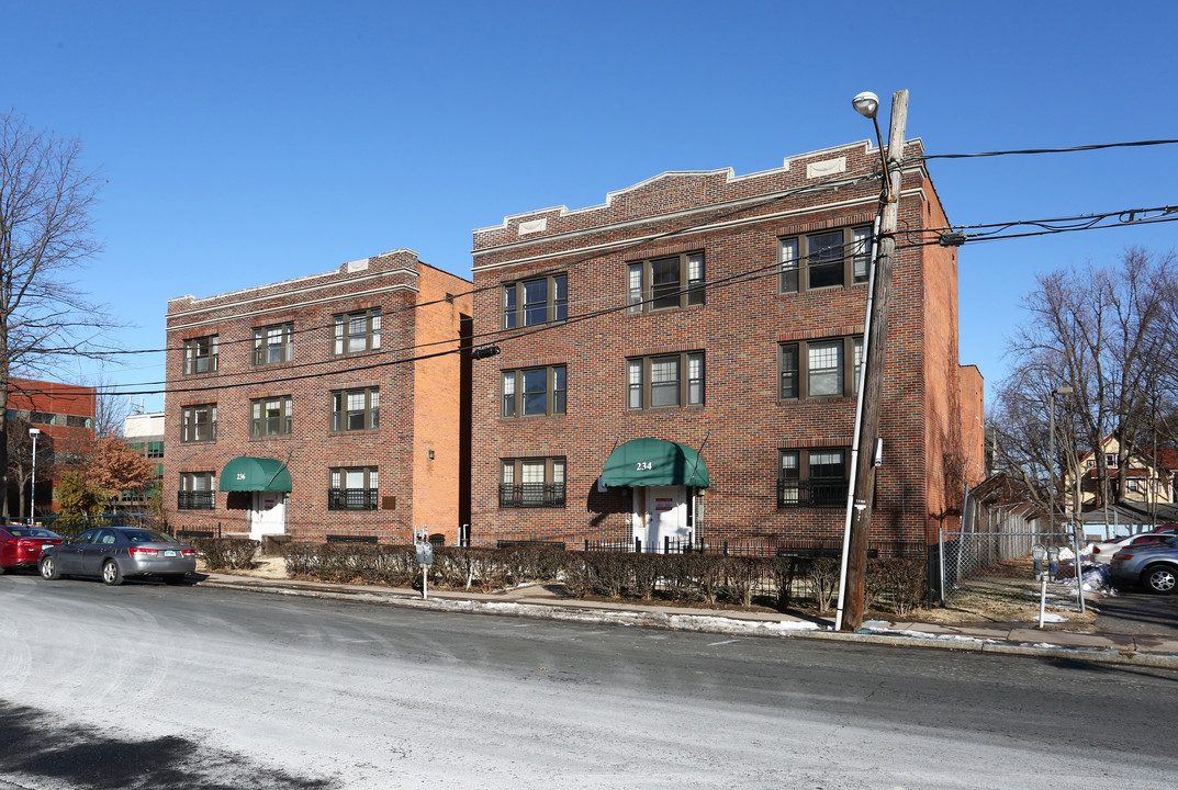 Ashley Apartments in Hartford, CT - Foto de edificio