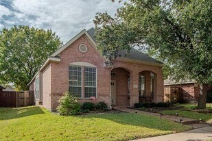 1610 Mapleleaf Falls Dr in Allen, TX - Building Photo
