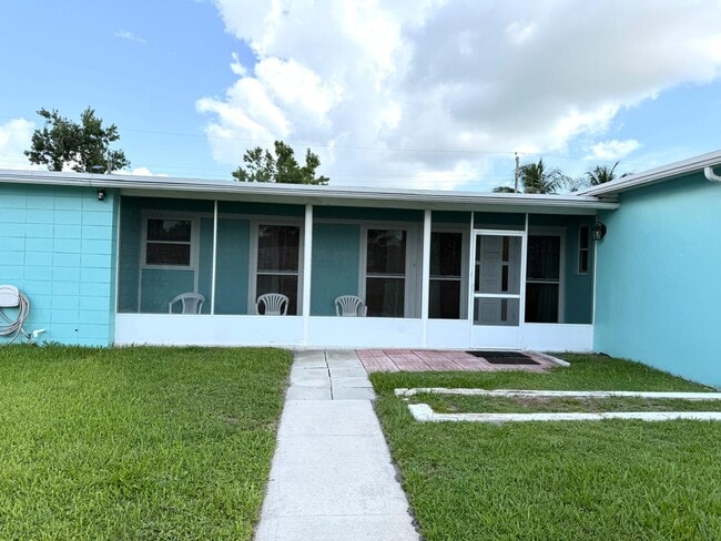 121 S Naranja Ave in Port St. Lucie, FL - Building Photo - Building Photo