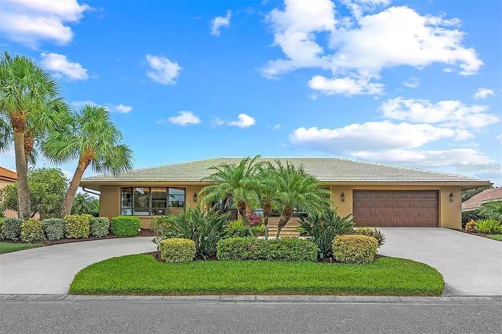 228 Lookout Point Dr in Osprey, FL - Building Photo