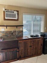 1301 N 58th Ave in Hollywood, FL - Building Photo