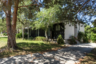 7356-7358 Racquet Club Dr in Cottonwood Heights, UT - Building Photo
