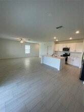 11564 Radiant Shr Lp, Unit 1 bedroom 0605 in San Antonio, FL - Building Photo - Building Photo
