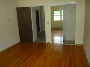 15 Donna Dr, Unit C4 in New Haven, CT - Foto de edificio - Building Photo