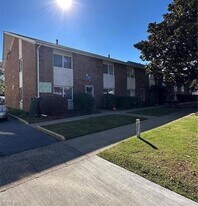 1063 W 48th St, Unit C4 in Norfolk, VA - Building Photo