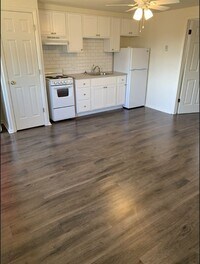 Country Squire Apartments photo'