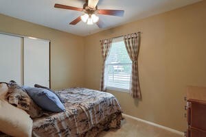 property at 1712 Stratford Dr