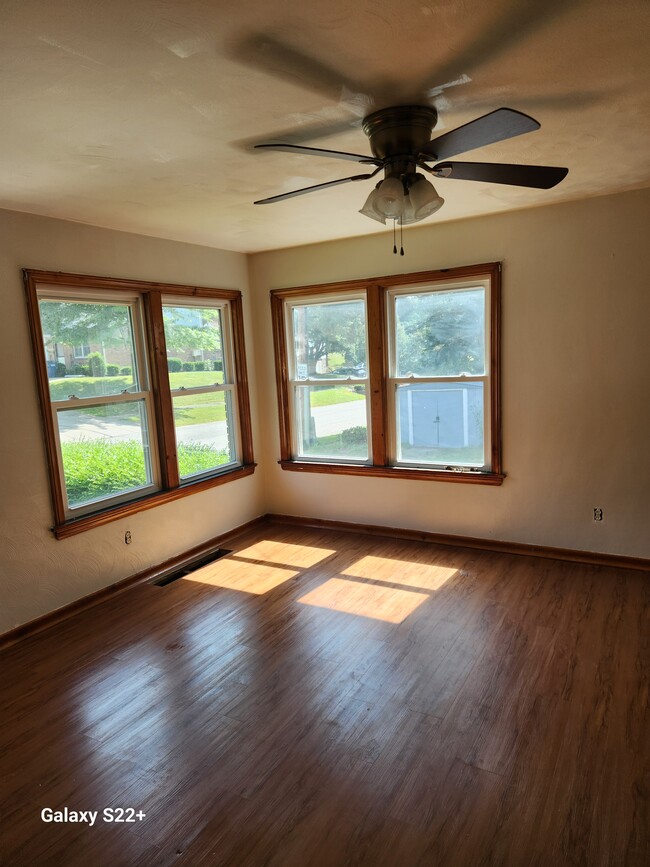 4426 Greengarden Blvd in Erie, PA - Building Photo - Building Photo