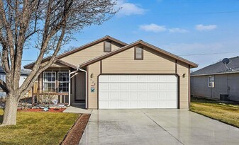 928 Aspen Grove St in Nampa, ID - Building Photo