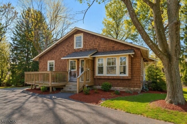 property at 273 W Mt Pleasant Ave