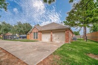 17607 Burkhart Ridge Dr, Unit 105-09 in Houston, TX - Building Photo - Building Photo