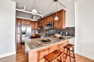 132 Lakefront Blvd in Buffalo, NY - Building Photo - Building Photo