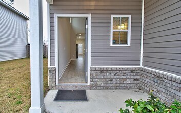 35 Perlieu Ct in Hinesville, GA - Building Photo - Building Photo