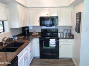 9340 N 92nd St in Scottsdale, AZ - Building Photo - Building Photo