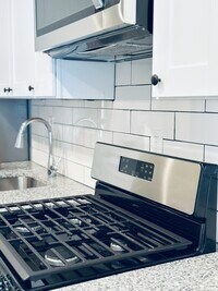 2604 E Monument St photo'