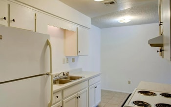 1617 Turquoise Rd, Unit A in Bullhead City, AZ - Building Photo - Building Photo