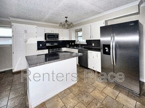 302 N Wortman Ave in Claremore, OK - Building Photo - Building Photo