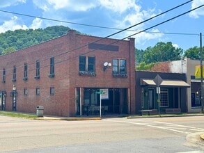 109 W Laurel Ave in Damascus, VA - Building Photo - Building Photo