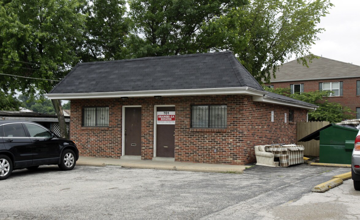 Shangri-La Estates in Fenton, MO - Building Photo