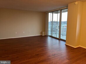 1225 Martha Custis Dr in Alexandria, VA - Foto de edificio - Building Photo