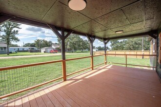 215 Shady Oak St in Somerville, TX - Building Photo - Building Photo