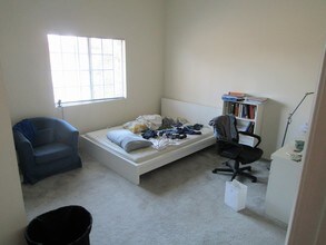 3715 Midvale Ave in Los Angeles, CA - Foto de edificio - Building Photo