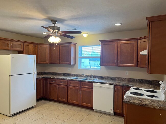 1020 E Lynn St in Springfield, MO - Foto de edificio - Building Photo